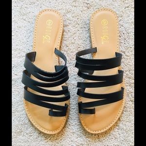 Rouge Helium Strappy Black Sandals